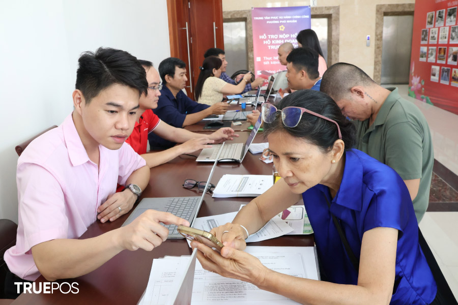 Hộ kinh doanh điền Mẫu 01/TB-ĐĐKD để thông báo địa điểm kinh doanh.