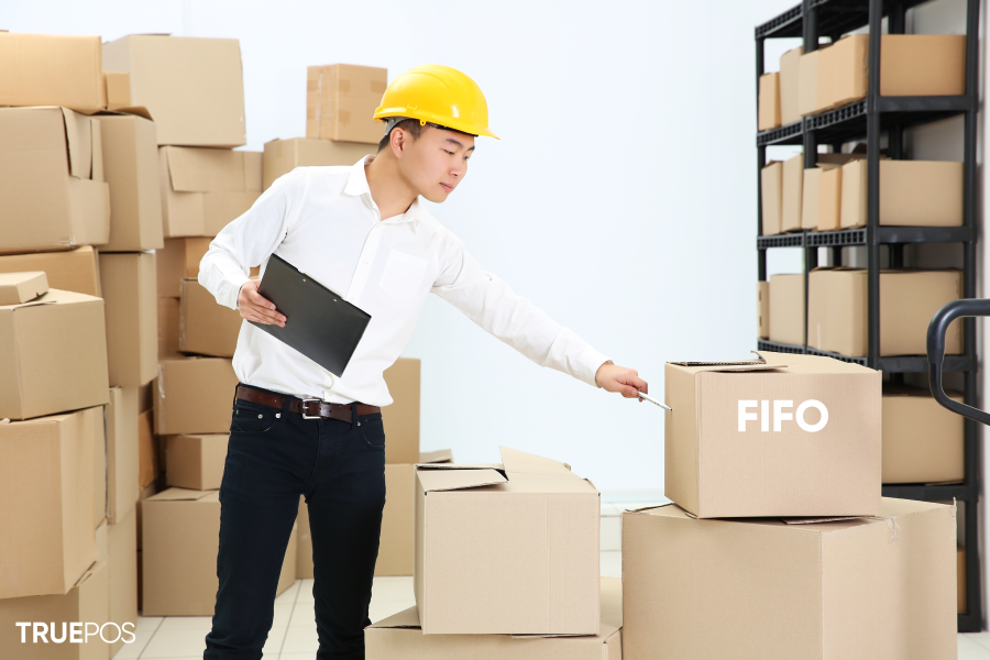 Hàng nhập trước sẽ được bán trước.