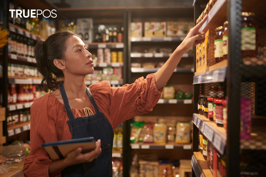 Nhóm các mặt hàng tiêu thụ nhanh trong cửa hàng tạp hóa.